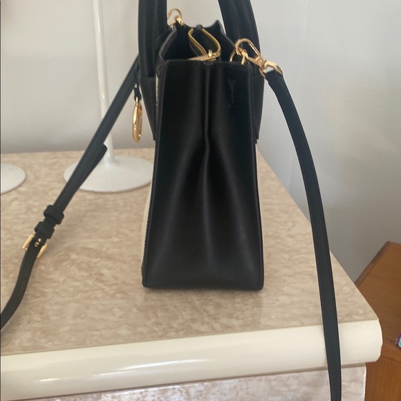 Michael Kors Black and Cream Satchel - Picture 3 of 4